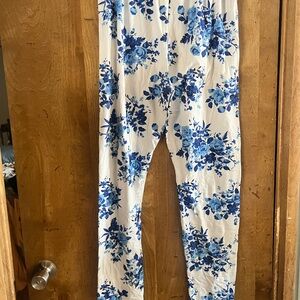 Women’s Floral Blue and White Leggings